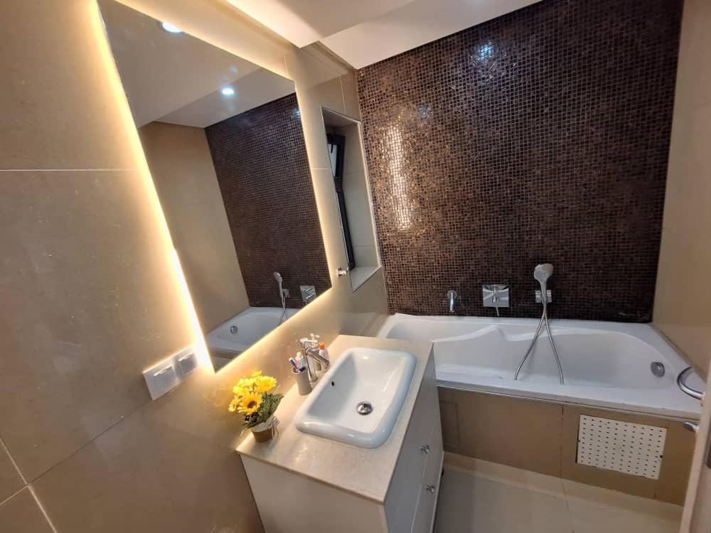 Appartement Luxueux 4p Meuble - Vue Sur *